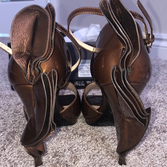 🛑 SOLD! Prada Patent Leather Sandals - Picture 6 of 9